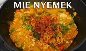 Resep Mie Nyemek Mudah, Dijamin Bikin Nagih Terus-Terusan Resep Mie Nyemek Mudah, Dijamin Bikin Nagih Terus-Terusan/Foto: YouTube (Stefani Horison)