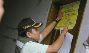 Penyegelan bangunan tak berizin yang disalahgunakan untuk tempat tempat ibadah di Purwakarta. ANTARA/HO-Pemkab Purwakarta.