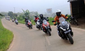 Tips Aman Berkendara Sepeda Motor Melewati Jalan Turunan Curam
