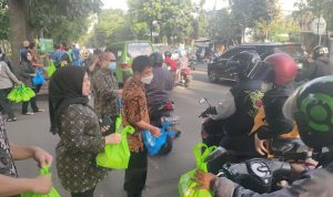 Berkah Ramadhan, BPJAMSOSTEK Bandung Suci Berbagi Takjil Gratis