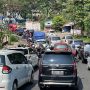H-3 Jelang Mudik Lebaran Kawasan Nagreg Mulai dipadati Kendaraan. Polisi Lakukan Pengalihan Arus Urai Kepadatan. Foto Agi Jabarekspres
