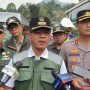 Bupati Bandung Dadang Supriatna saat mengecek arus mudik di Nagreg, Rabu (19/4).
