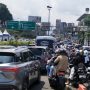 Kepadatan kendaraan di Simpang Gadog, Kabupaten Bogor, Senin (24/4). Foto : Sandika Fadilah/Jabarekspres.com