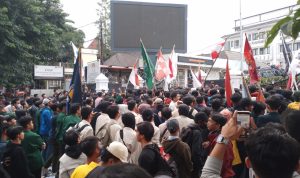 Dinilai Merugikan Buruh, Mahasiswa Sebut Pengesahan UU Cipta Kerja Terburu-buru