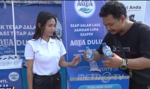 Dropbox atau kotak sampah yang disediakan oleh Danone Aqua.