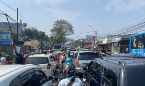 Polresta Bandung Terapkan Rekayasa Contra Flow di dua Jalur Arteri. Foto Agi Jabarekspres