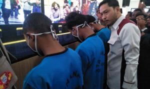 Begal Diamankan Polisi, Mayat Korban Dibuang di Semak Samping Tol Jagorawi Para pelaku begal diamankan di Mako Polres Bogor. (SANDIKA FADILAH/JABAR EKSPRES)