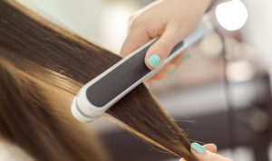 Jangan Asal! Ini Efek Samping Smoothing Rambut