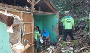Ini Cerita Korban Selamat Longsor Jalan Sangkuriang. Sempat Tertimbun Hampir Seleher
