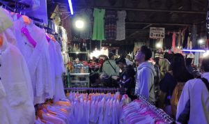 Jelang Lebaran Pasar Cimol Gedebage Dipadati Pengunjung