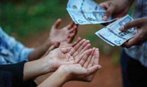 Apakah Wajib Membayar Zakat Fitrah Bila Meninggal di Bulan Ramadan? Ini Jawabannya! Apakah Wajib Membayar Zakat Fitrah Bila Meninggal di Bulan Ramadan? Ini Jawabannya!