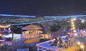 5 Wisata Malam Paling Ngehits di Bandung, Bikin Suasana Makin Romantis 5 lokasi wisata malam paling ngehits di Bandung (instagram @dapurcaringintilu)