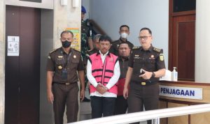 Menkominfo Johnny G Plate saat ditetapkan Jadi Tersangka.