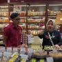 Salah satu lokasi pusat oleh-oleh Bandung yang lengkap dan murah (instagram @kartikasaribakery)