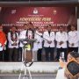 Jajaran pengurus DPD PKS Kota Bogor usai mendaftarkan 50 Bacalegnya di Kantor KPU Kota Bogor, Senin (8/5). (Yudha Prananda / Jabar Ekspres)