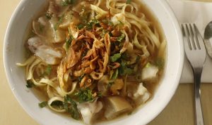 Rekomendasi Kuliner Mie Kocok di Bandung yang Legendaris/Foto: Instagram (@miecepay)