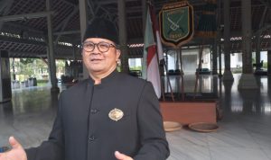 Pemilu 2024, Calon Pemimpin Paris Van Java Diminta Jangan Ecek-Ecek Aom Roedy Wiranatakusumah berharap pada Pemilu 2024 bisa melahirkan pemimpin yang berkualitas di Kota Bandung. (YANUAR/JABAR EKSPRES)