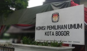 Pendaftar Bacaleg di Kota Bogor Masih Nihil, KPU Beberkan Sebabnya Plang Kantor KPU Kota Bogor di Jalan Senam No.12, Tanah Sereal, Kota Bogor. (YUDHA PRANANDA/JABAR EKSPRES)