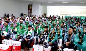 392 calon jemaah haji kloter 1 dari Kabupaten Bandung Barat dilepas Bupati Henky Kurniawan di halaman PUSDIKKAV Padalarang