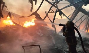 Kobaran Api dari Limbah Hanguskan Pabrik Kain di Cimahi