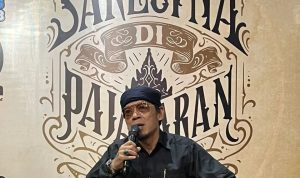 Dampak Akulturasi, Ada Budaya yang Hilang Budayawan Sunda, Budi Setiawan Garda Pandawa atau akrab disapa Budi Dalton saat menjelaskan soal akulturasi budaya. (Instagram Budi Dalton Official @artgram)