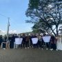 Aksi Pemuda Bandung dalam memberikan dukungan terhadap Firli Bahuri ini dilakukan di Taman Kota Bandung, Jawa Barat, Minggu 7 Mei 2023.