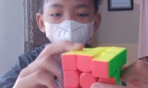 Rumus dan cara main rubik 3 x 3 yang cepat dan mudah dihafal.