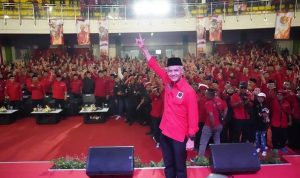 PDIP Jabar Incar Kemenangan Ganjar Pranowo pada Pilpres 2024 Calon presiden, Ganjar Pranowo hadir dalam kegiatan rapat konsolidasi PDI Perjuangan Jawa Barat, di Gor Sport Center Arcamanik, Minggu 14 Mei 2023.