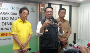 Dok. Gubernur Jabar, Ridwan Kamil (tengah). Selasa (9/5). Foto. Sandi Nugraha.