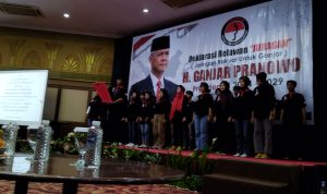 Juragan Jabar Deklarasikan Pemenangan Ganjar Pranowo Capres 2024 Elemen masyarakat yang tergabung dalam Jaringan Relawan untuk Ganjar (Juragan) mendeklarasikan diri untuk memenangkan Ganjar Pranowo sebagai Presiden RI 2024-2029, di Hotel Horison, Kota Bandung, Sabtu 6 Mei 2023.
