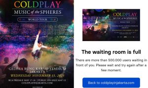 Antrean pembelian tiket presale konser Coldplay Jakarta 2023 dikabarkan sudah melebihi 500.000 pengguna padahal belum sampai 10 menit. Kolase foto Instagram/@tmgmt dan coldplayinjakarta.com