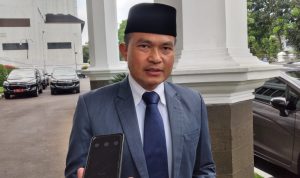 Berdasarkan pemeriksaan BPK RI pengelolaan dana BOS dan BOPD ditemukan transaksi tidak sah Rp 2,646 Miliar di SMKN 4 Kuningan, Jawa Barat.