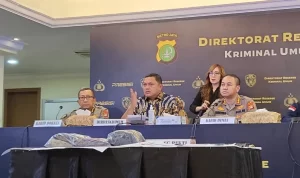 Dirreskrimum Polda Metro Jaya Kombes Pol Hengki Haryadi sebut 3 orang di Lampung diamankan terkait senjata tersangka penembakan Kantor Pusat MUI. PMJ News/Fajar.