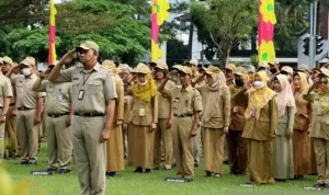 10 Golongan Pensiunan PNS Ini Bakal Dapat Gaji ke 13 10 Golongan Pensiunan PNS Ini Bakal Dapat Gaji ke 13 (sumber gambar: Antara/HO-Pemkot Jakbar)