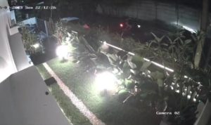 Geger Remaja Diculik di Kawaluyaan Bandung, Ini Kata Polrestabes Tangkapan layar video CCTV terduga pelaku penculikan di kawasan Komplek Kawaluyaan, Kota Bandung.