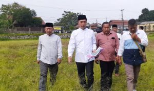 Pemkot Bogor Kembali Rencanakan Bangun Sarpras Olahraga di Empat Titik Wakil Wali Kota Bogor, Dedie A Rachim saat meninjau Lapangan Genteng, di Kelurahan Genteng, Kecamatan Bogor Selatan. (Yudha Prananda / Jabar Ekspres)