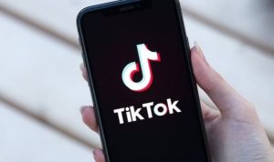 Lirik Lagu Viral Tiktok Nemen by Gildcoustic Pas Aku Dolan Jebul Ketemu Kowe Ning Dalan