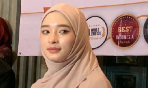Istri Virgoun, Inara Rusli Lepas Cadar untuk Jadi BA Skincare Ini Istri Virgoun, Inara Rusli Lepas Cadar untuk Jadi BA Skincare Ini