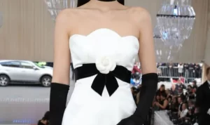 Jennie BLACKPINK Debut di Met Gala 2023 Dengan Kostum Vintage!