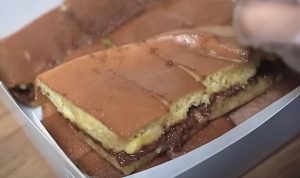 3 Kuliner Legendaris di Bandung Rekomen Mgdalenaf, Top Banget! Kuliner Legendaris Bandung, Ada Martabak Capitol/ Tangkap Layar YouTube Mgdalenaf