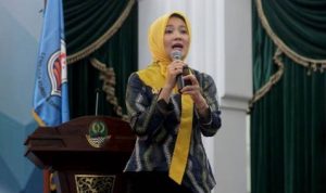 Nama istri Gubenur Ridwan Kamil, Atalia Praratya masuk dalam daftar Bacaleg yang didaftarkan oleh Partai Golkar ke KPU Jawa Barat.