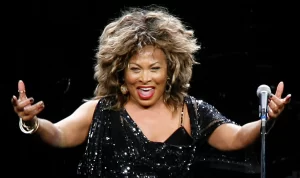 Penyanyi Legendaris Tina Turner Meninggal Dunia