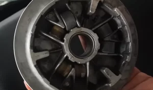 Perbedaan Roller Ringan dan Berat pada Motor Matic