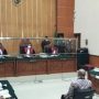 Teddy Minahasa saat mengikuti sidang di Pengadilan Negeri (PN) Jakarta Barat, Kamis (30/3/2023). ANTARA/Walda