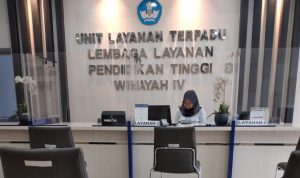 Sebanyak 5 perguruan tinggi di Jawa Barat dicabut izin operasional oleh Kemendikbudristek karena dianggap melakukan pelanggaran