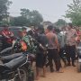 Seorangan pemain kesenian Kuda Lumping dikabarkan hilang setelah kerasukan dan melompat ke Sungai Citarum ketika melakukan latihan seni