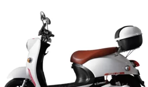 Setidaknya ada 5 rekomendasi motor listrik murah yang bisa menjadi referensi kamu dalam memilih kendaraan. Selis.co.id