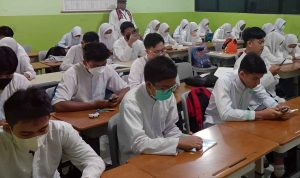Kontak Layanan Pengaduan PPDB Jakarta 2023/Foto: Instagram (sman33jakarta)