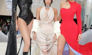 Penampilan Kakak Adik The Kardashians di Met Gala 2023 Curi Perhatian, Kendal Hanya Menggunakan Gaun Tanpa Celana?