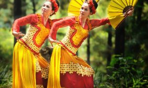 Menelusuri Kekayaan Budaya Indonesia Melalui 7 Daftar Tarian Daerah yang Memukau! daftar tarian daerah Indonesia